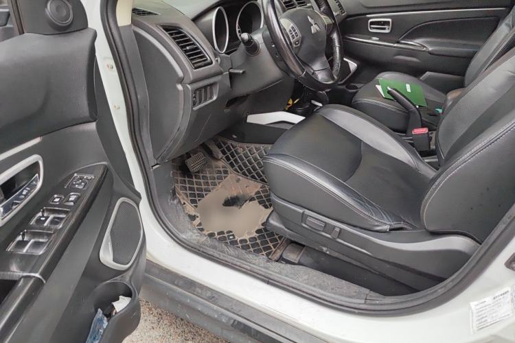 Used Mitsubishi ASX 2018 2.0L CVT Two-Wheel Drive Deluxe Edition Driver Seat