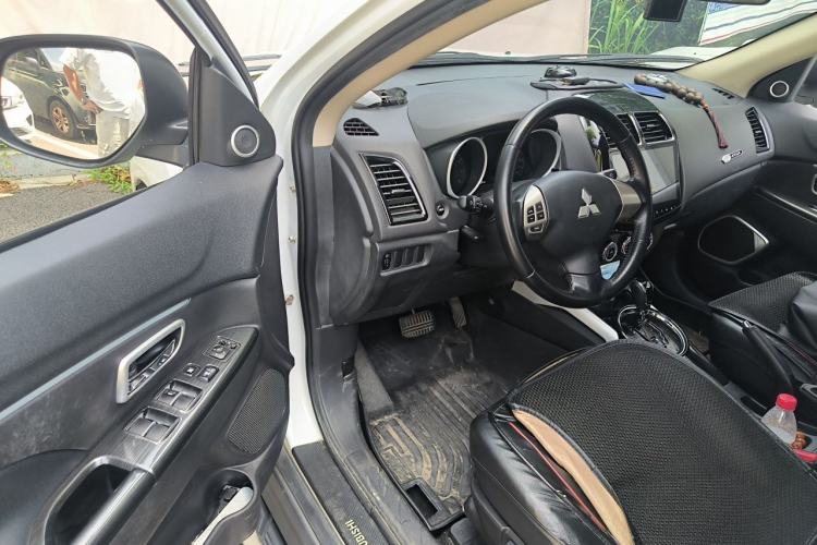 Used Mitsubishi ASX 2018 2.0L CVT Two-Wheel Drive Deluxe Edition Driver Seat