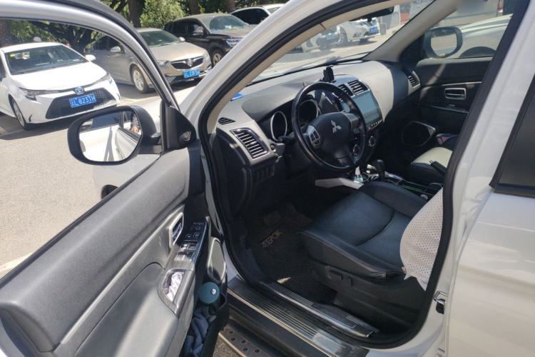 Used Mitsubishi ASX 2018 2.0L CVT Two-Wheel Drive Deluxe Edition Driver Seat
