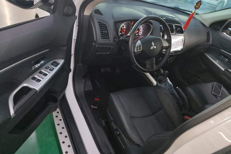 Used Mitsubishi ASX 2018 2.0L CVT Two-Wheel Drive Deluxe Edition Driver Seat