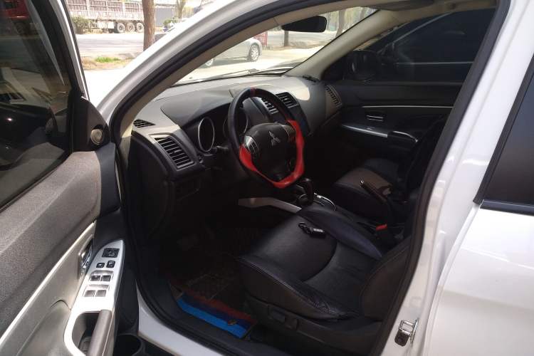 Used Mitsubishi ASX 2018 2.0L CVT Two-Wheel Drive Deluxe Edition Driver Seat