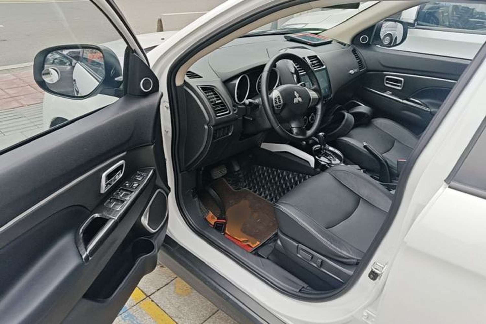 Used Mitsubishi ASX 2018 2.0L CVT Two-Wheel Drive Deluxe Edition Driver Seat