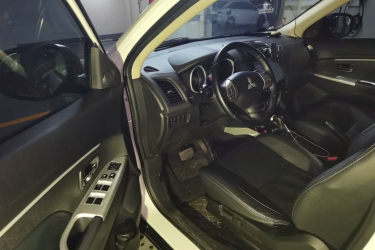 Used Mitsubishi ASX 2018 2.0L CVT Two-Wheel Drive Deluxe Edition Driver Seat
