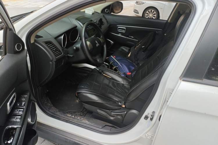 Used Mitsubishi ASX 2018 2.0L CVT Two-Wheel Drive Elite Edition Driver Seat