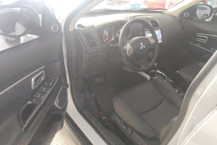 Used Mitsubishi ASX 2018 2.0L CVT Two-Wheel Drive Deluxe Edition Driver Seat