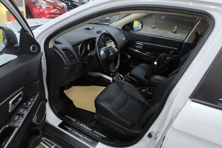 Used Mitsubishi ASX 2018 2.0L CVT Two-Wheel Drive Deluxe Edition Driver Seat