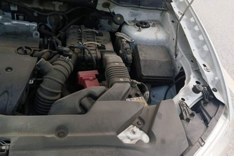 Used Mitsubishi ASX 2018 2.0L CVT Two-Wheel Drive Deluxe Edition Engine Bay Left