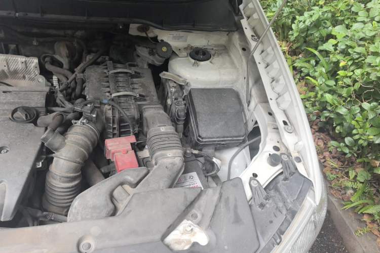 Used Mitsubishi ASX 2018 2.0L CVT Two-Wheel Drive Deluxe Edition Engine Bay Left