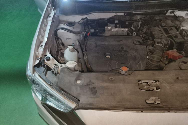 Used Mitsubishi ASX 2018 2.0L CVT Two-Wheel Drive Deluxe Edition Engine Bay Right