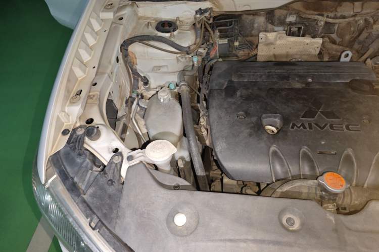 Used Mitsubishi ASX 2018 2.0L CVT Two-Wheel Drive Deluxe Edition Engine Bay Right