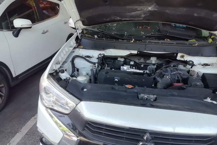 Used Mitsubishi ASX 2018 2.0L CVT Two-Wheel Drive Deluxe Edition Engine Bay Right