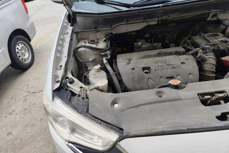 Used Mitsubishi ASX 2018 2.0L CVT Two-Wheel Drive Deluxe Edition Engine Bay Right