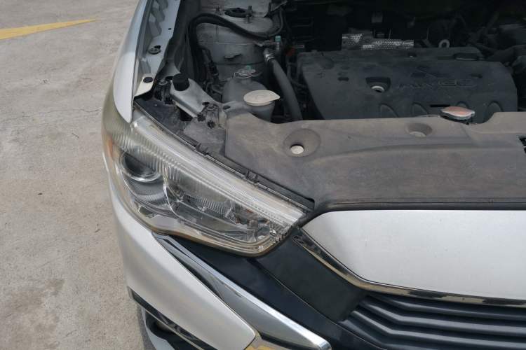 Used Mitsubishi ASX 2018 2.0L CVT Two-Wheel Drive Deluxe Edition Engine Bay Right