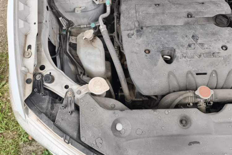 Used Mitsubishi ASX 2018 2.0L CVT Two-Wheel Drive Deluxe Edition Engine Bay Right