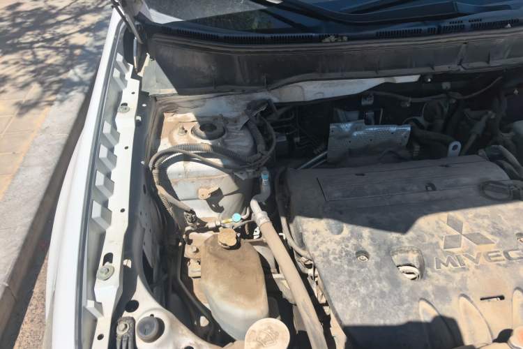 Used Mitsubishi ASX 2018 2.0L CVT Two-Wheel Drive Elite Edition Engine Bay Right
