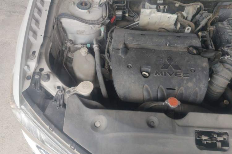 Used Mitsubishi ASX 2018 2.0L CVT Two-Wheel Drive Deluxe Edition Engine Bay Right