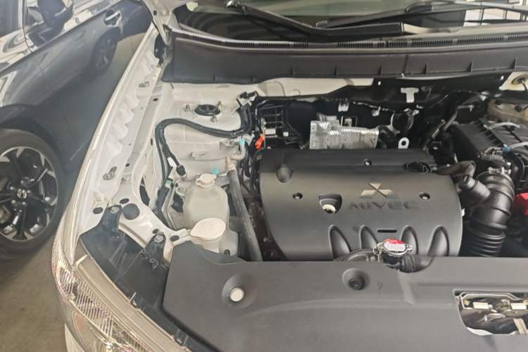 Used Mitsubishi ASX 2018 2.0L CVT Two-Wheel Drive Deluxe Edition Engine Bay Right