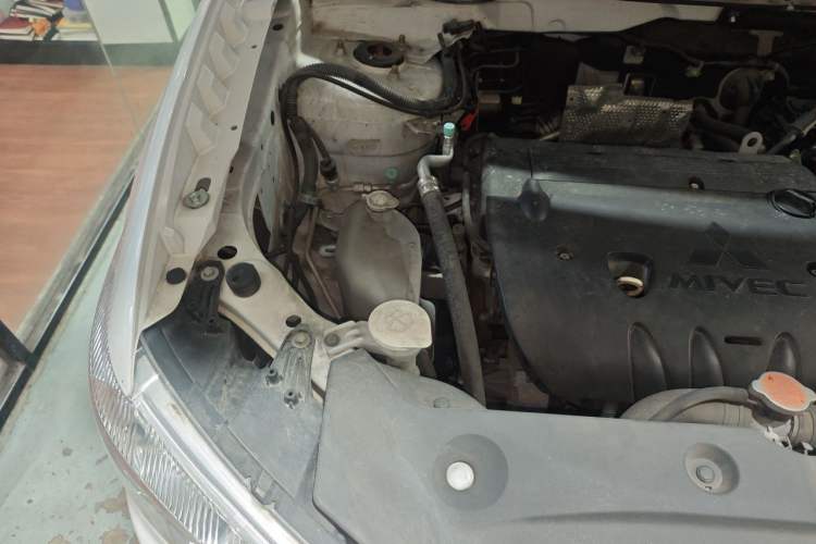 Used Mitsubishi ASX 2018 2.0L CVT Two-Wheel Drive Deluxe Edition Engine Bay Right