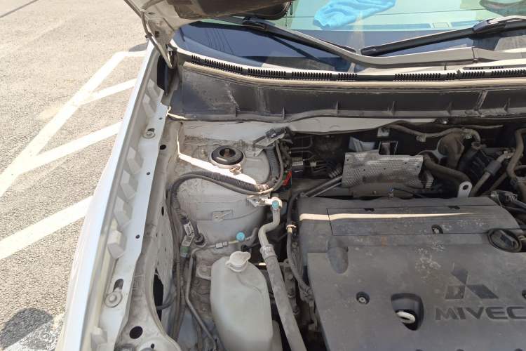 Used Mitsubishi ASX 2018 2.0L CVT Two-Wheel Drive Deluxe Edition Engine Bay Right