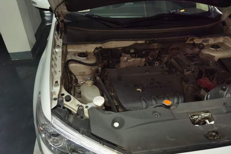 Used Mitsubishi ASX 2018 2.0L CVT Two-Wheel Drive Deluxe Edition Engine Bay Right