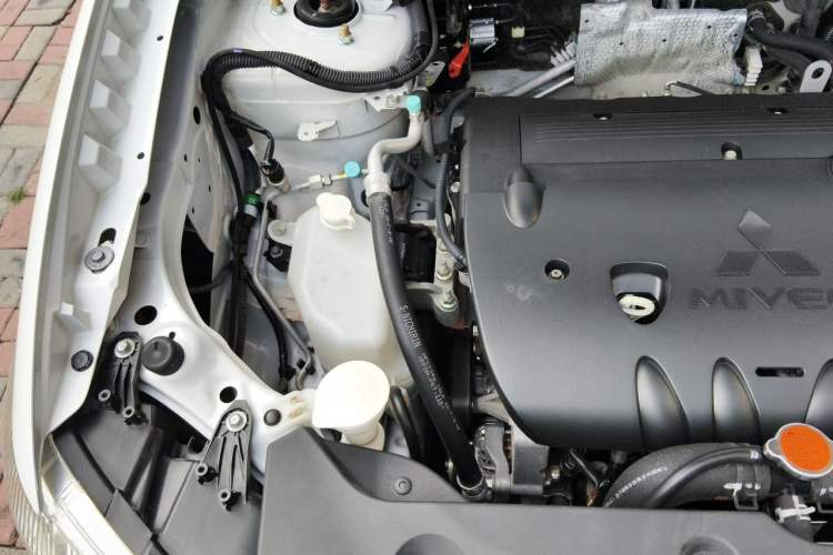 Used Mitsubishi ASX 2018 2.0L CVT Two-Wheel Drive Deluxe Edition Engine Bay Right
