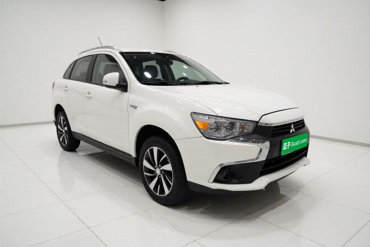 Used Mitsubishi ASX 2018 1.6L Manual Two-Wheel Drive Fashion Edition Exterior 2