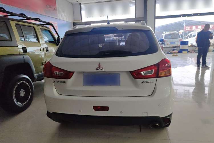 Used Mitsubishi ASX 2018 2.0L CVT Two-Wheel Drive Deluxe Edition Exterior 4