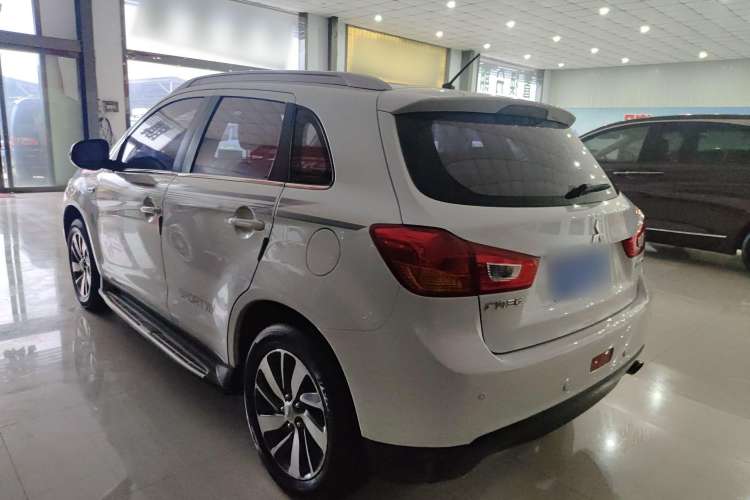 Used Mitsubishi ASX 2018 2.0L CVT Two-Wheel Drive Deluxe Edition Exterior 5