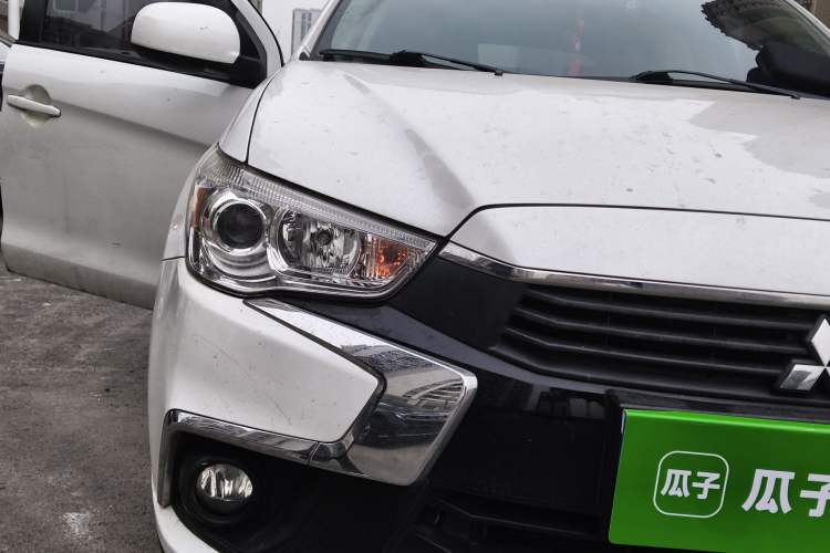 Used Mitsubishi ASX 2018 2.0L CVT Two-Wheel Drive Elite Edition Exterior 6