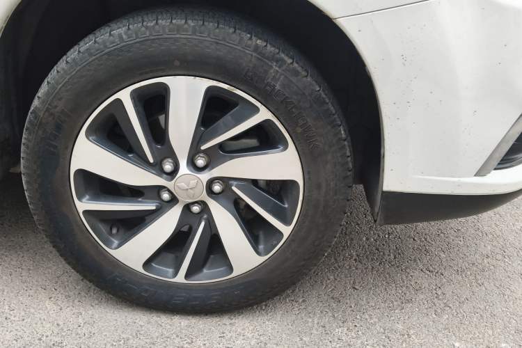 Used Mitsubishi ASX 2018 2.0L CVT Two-Wheel Drive Elite Edition Exterior 7