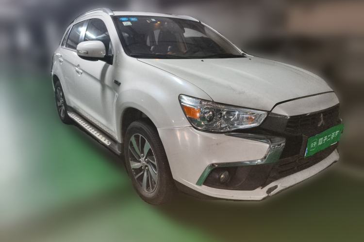 Used Mitsubishi ASX 2018 2.0L CVT Two-Wheel Drive Deluxe Edition Front Right 45 Deg