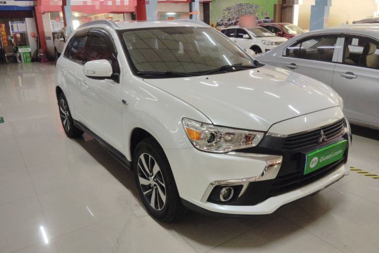 Used Mitsubishi ASX 2018 2.0L CVT Two-Wheel Drive Deluxe Edition Front Right 45 Deg