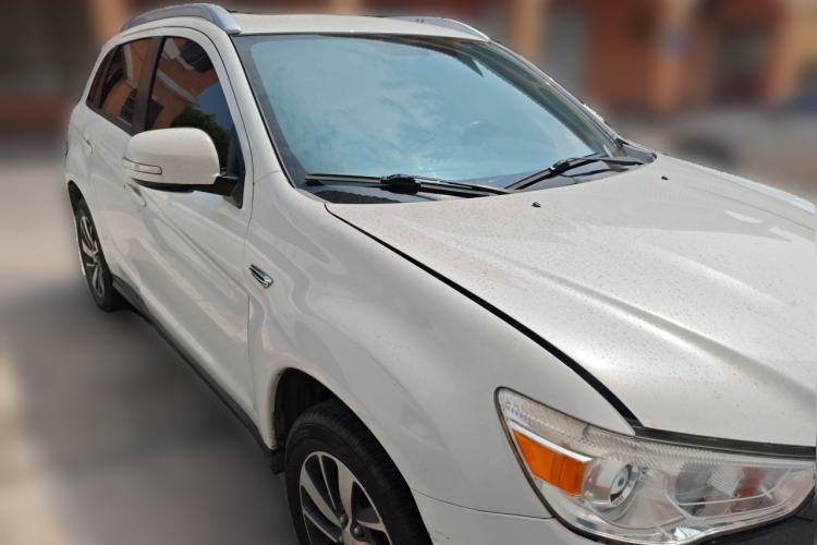 Used Mitsubishi ASX 2018 2.0L CVT Two-Wheel Drive Deluxe Edition Front Right 45 Deg