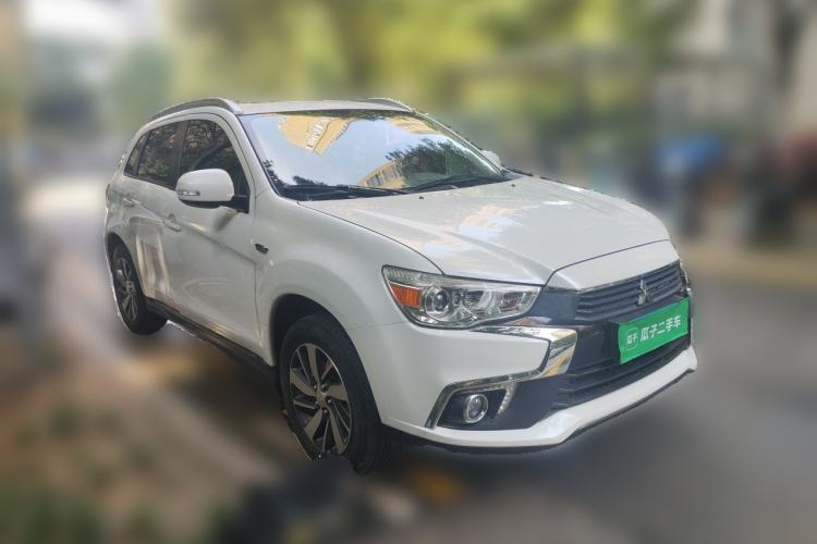 Used Mitsubishi ASX 2018 2.0L CVT Two-Wheel Drive Deluxe Edition Front Right 45 Deg