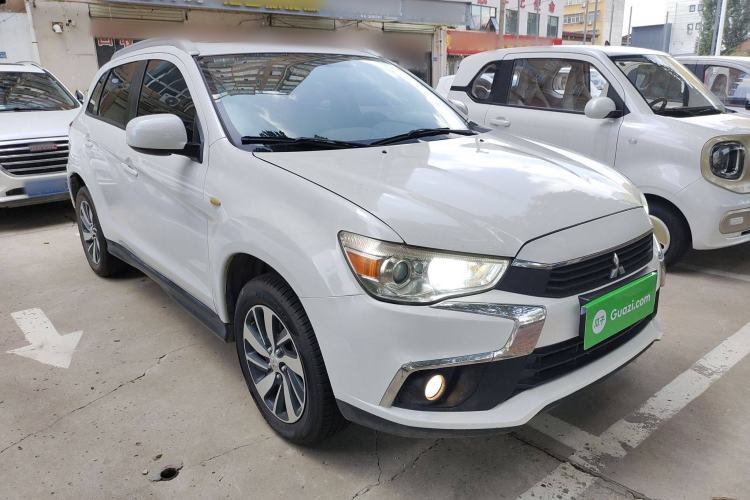 Used Mitsubishi ASX 2018 2.0L CVT Two-Wheel Drive Elite Edition Front Right 45 Deg