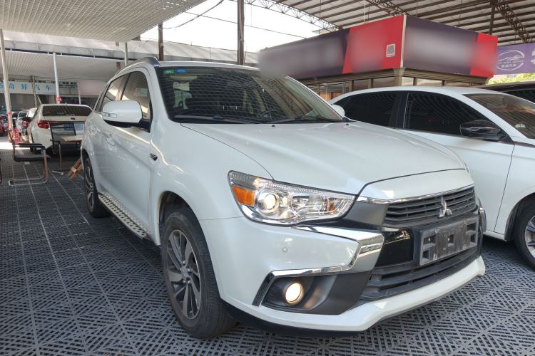 Used Mitsubishi ASX 2018 2.0L CVT Two-Wheel Drive Deluxe Edition Front Right 45 Deg