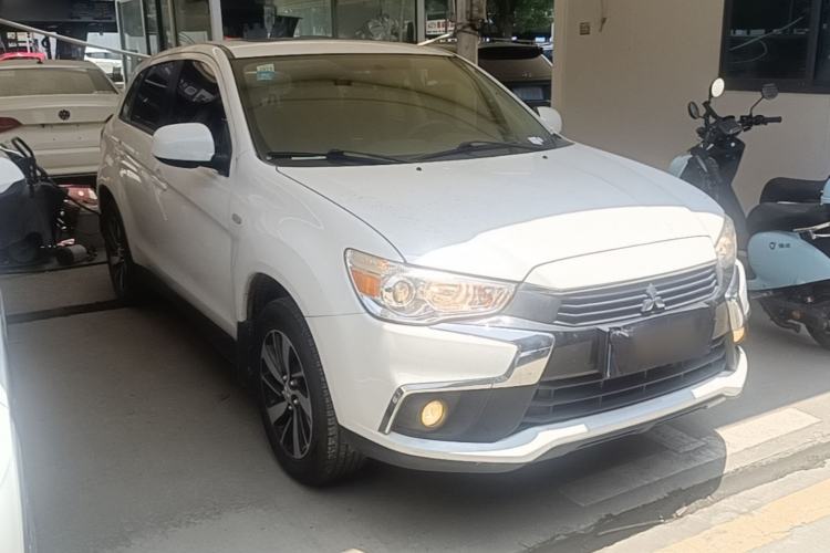 Used Mitsubishi ASX 2018 2.0L CVT Two-Wheel Drive Elite Edition Front Right 45 Deg