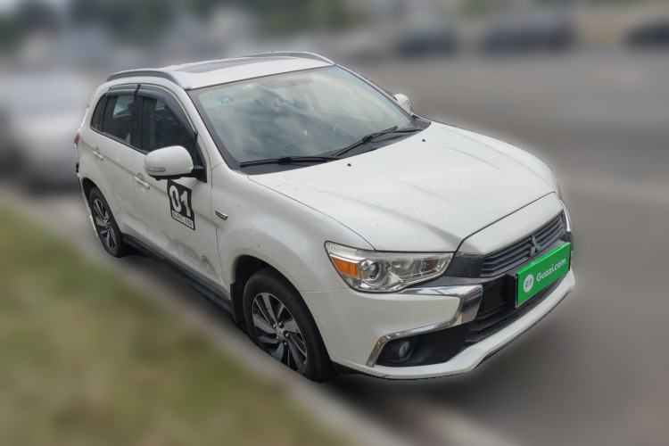Used Mitsubishi ASX 2018 2.0L CVT Two-Wheel Drive Deluxe Edition Front Right 45 Deg