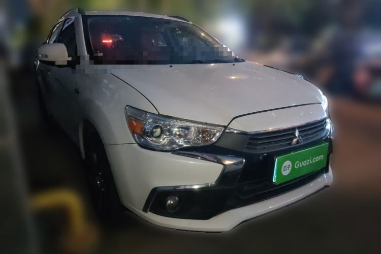 Used Mitsubishi ASX 2018 2.0L CVT Two-Wheel Drive Deluxe Edition Front Right 45 Deg