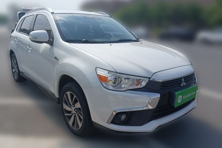 Used Mitsubishi ASX 2018 2.0L CVT Two-Wheel Drive Deluxe Edition Front Right 45 Deg
