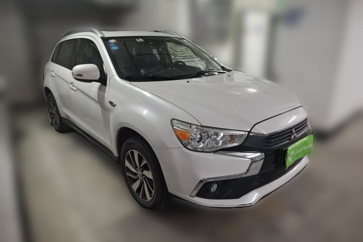 Used Mitsubishi ASX 2018 2.0L CVT Two-Wheel Drive Deluxe Edition Front Right 45 Deg