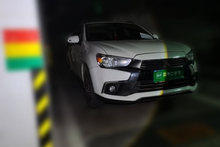 Used Mitsubishi ASX 2018 2.0L CVT Two-Wheel Drive Deluxe Edition Front Right 45 Deg
