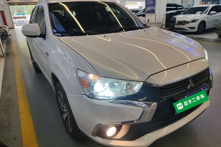 Used Mitsubishi ASX 2018 2.0L CVT Two-Wheel Drive Deluxe Edition Front Right 45 Deg