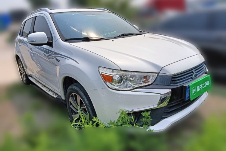Used Mitsubishi ASX 2018 2.0L CVT Two-Wheel Drive Deluxe Edition Front Right 45 Deg