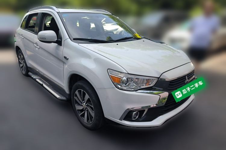 Used Mitsubishi ASX 2018 2.0L CVT Two-Wheel Drive Deluxe Edition Front Right 45 Deg