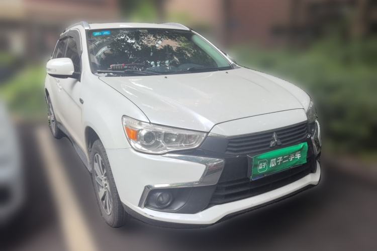 Used Mitsubishi ASX 2018 2.0L CVT Two-Wheel Drive Deluxe Edition Front Right 45 Deg