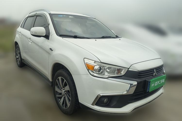 Used Mitsubishi ASX 2018 2.0L CVT Two-Wheel Drive Deluxe Edition Front Right 45 Deg