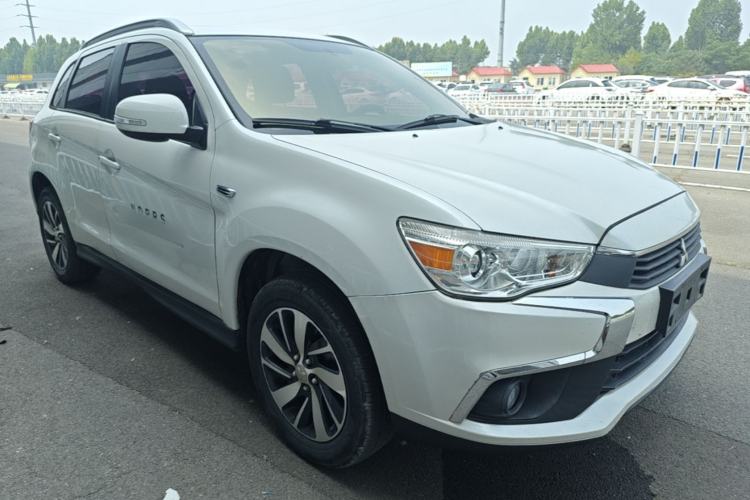 Used Mitsubishi ASX 2018 2.0L CVT Two-Wheel Drive Deluxe Edition Front Right 45 Deg