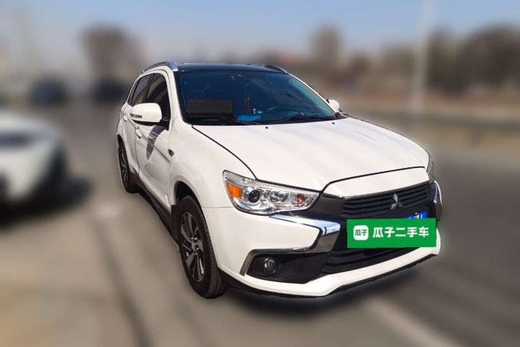Used Mitsubishi ASX 2018 2.0L CVT Two-Wheel Drive Deluxe Edition Front Right 45 Deg