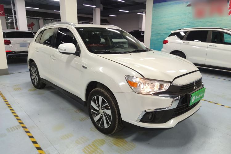 Used Mitsubishi ASX 2018 2.0L CVT Two-Wheel Drive Deluxe Edition Front Right 45 Deg